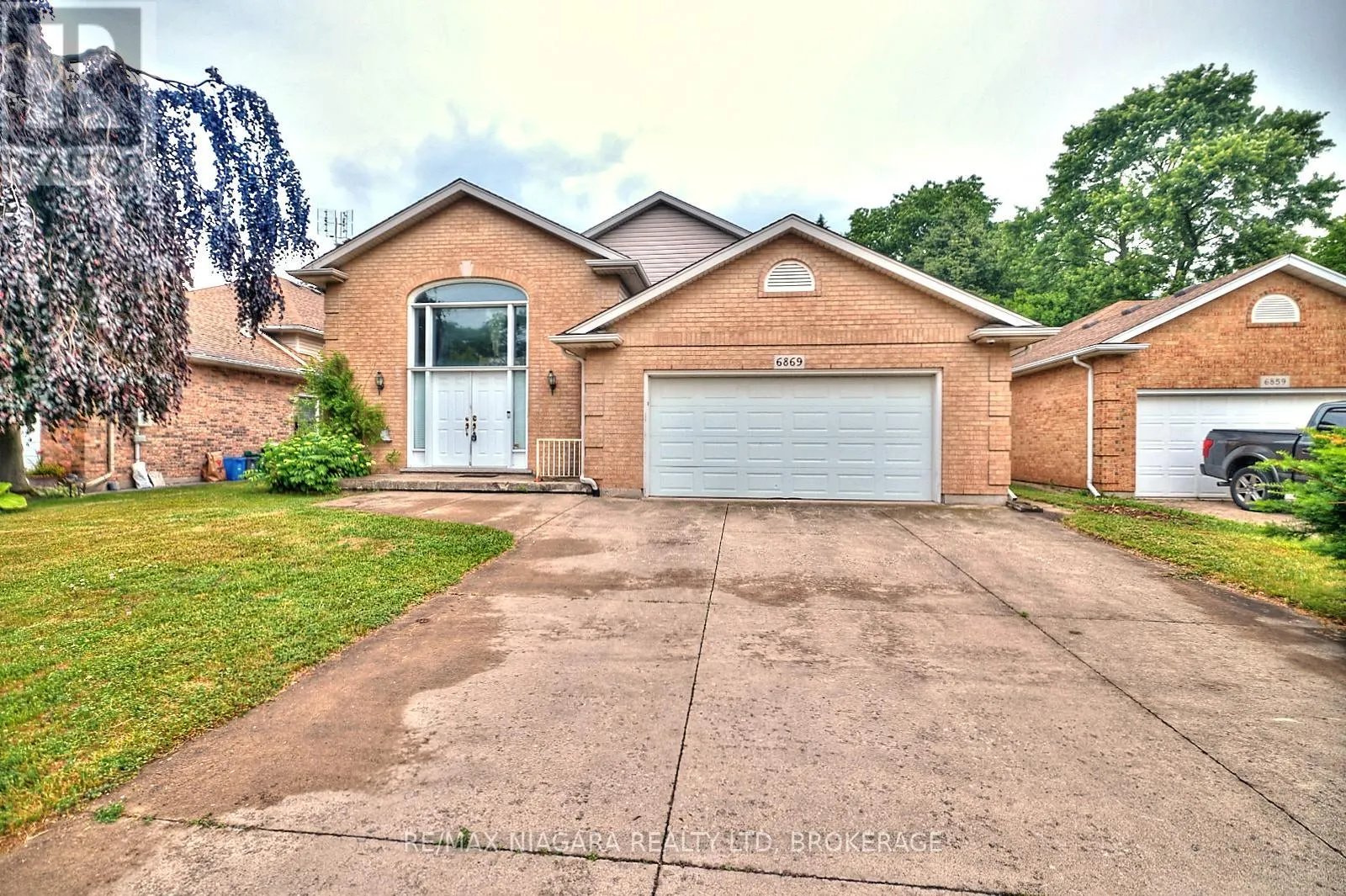 6869 IMPERIAL COURT