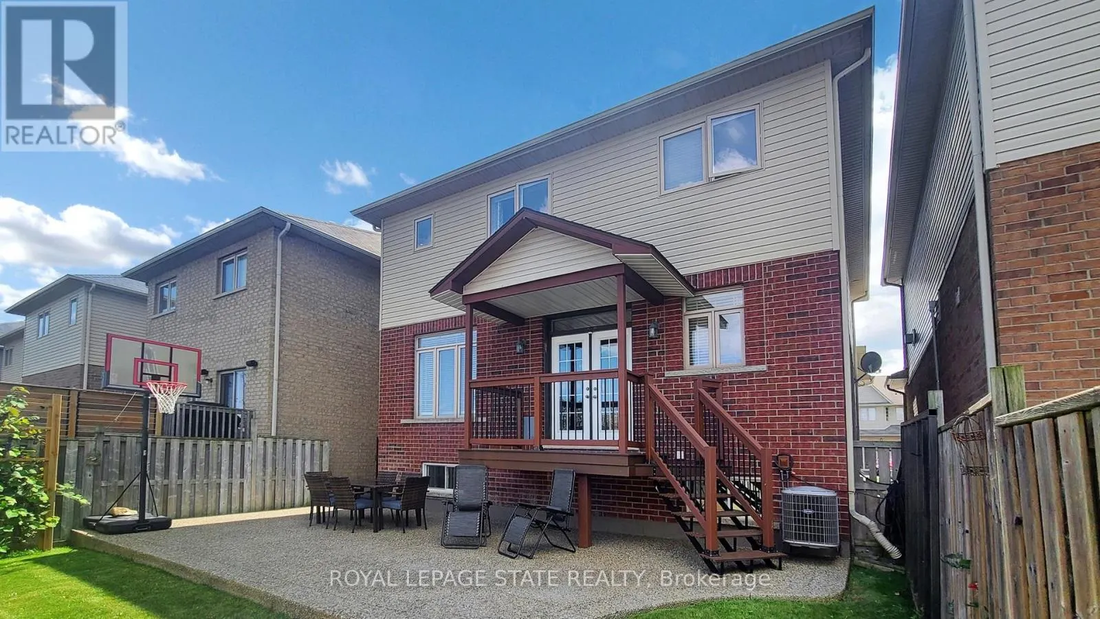 50 BANKFIELD CRESCENT