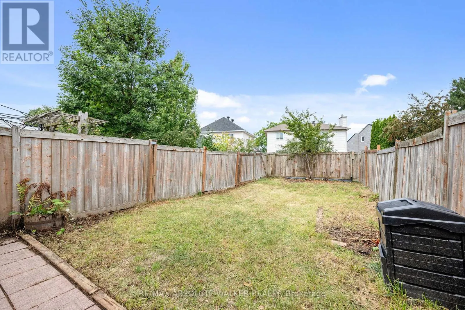 757 CLEARCREST CRESCENT