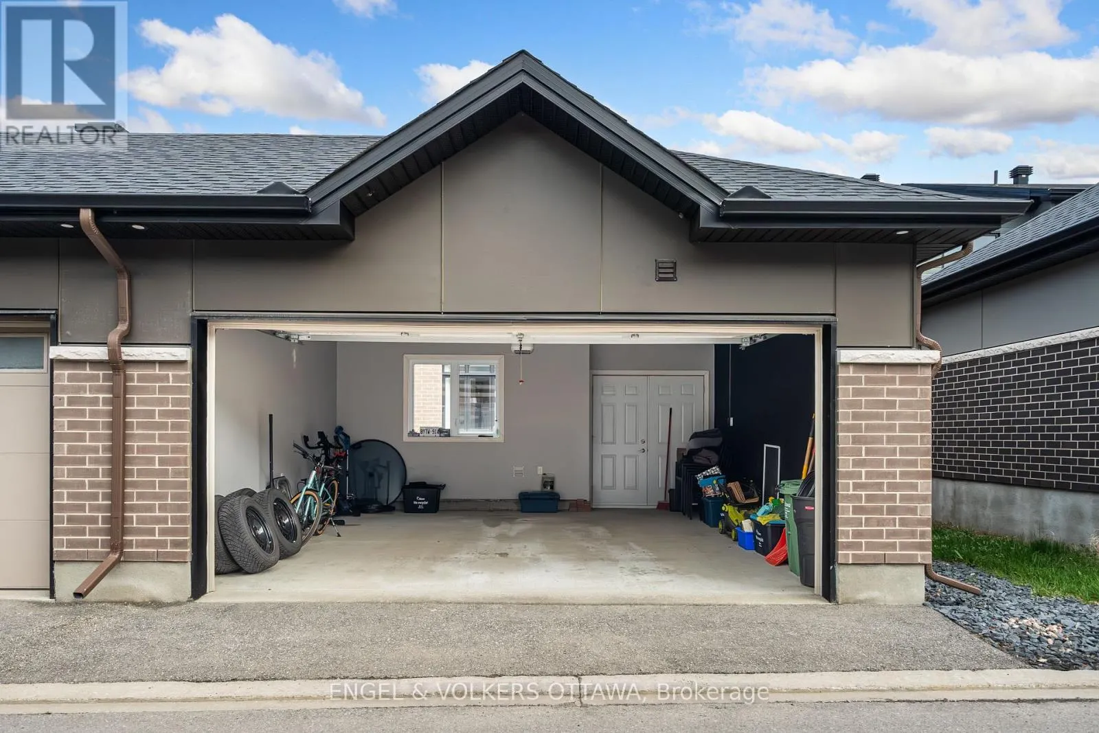 606 MIKINAK ROAD