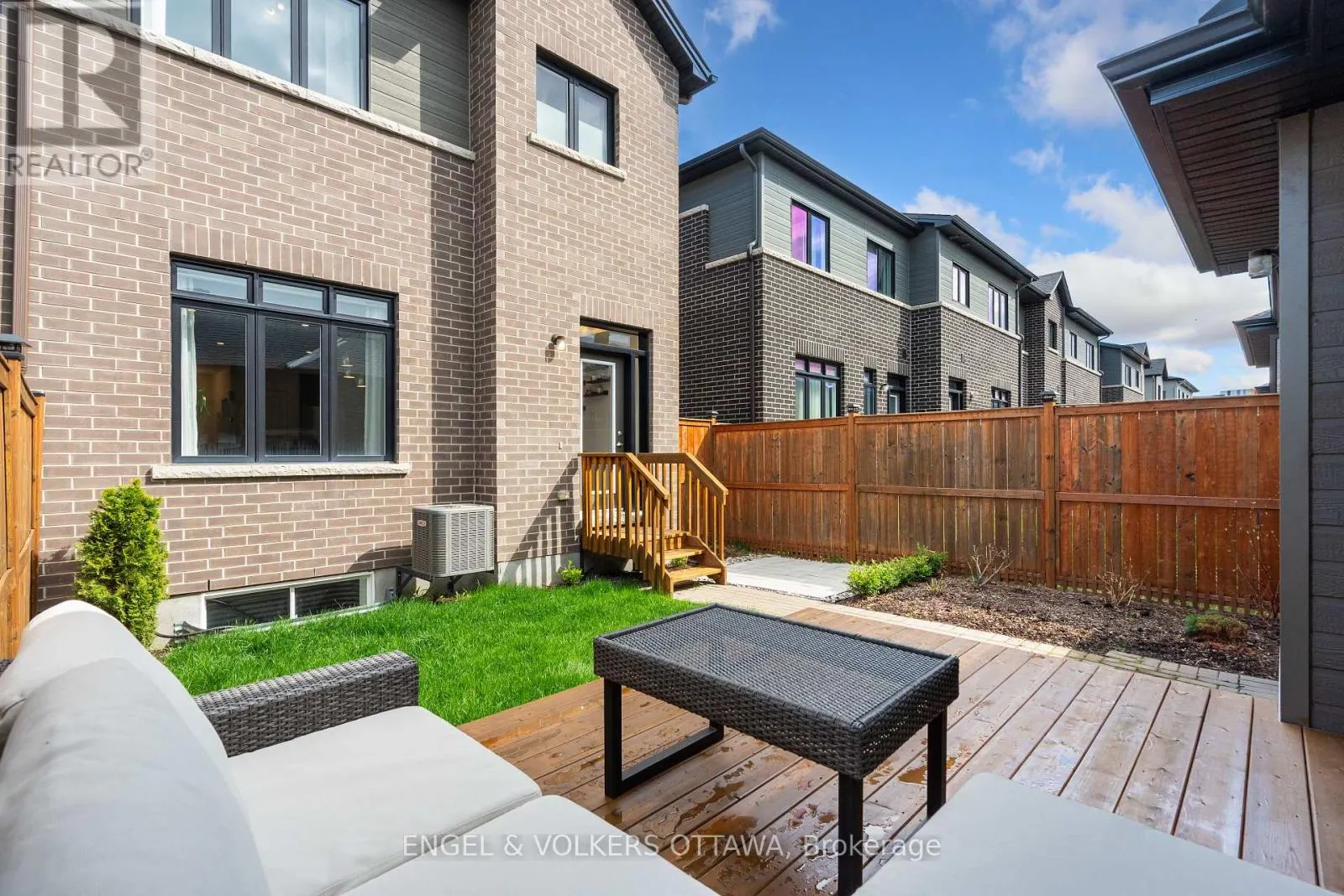 606 MIKINAK ROAD