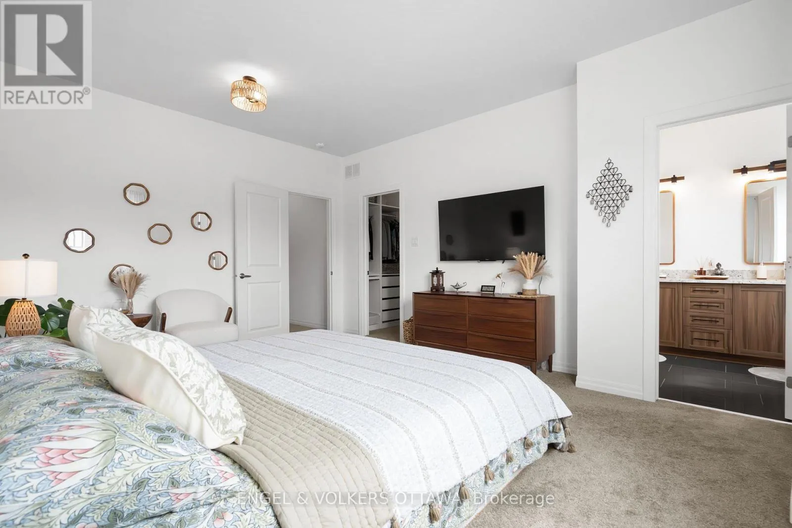 606 MIKINAK ROAD