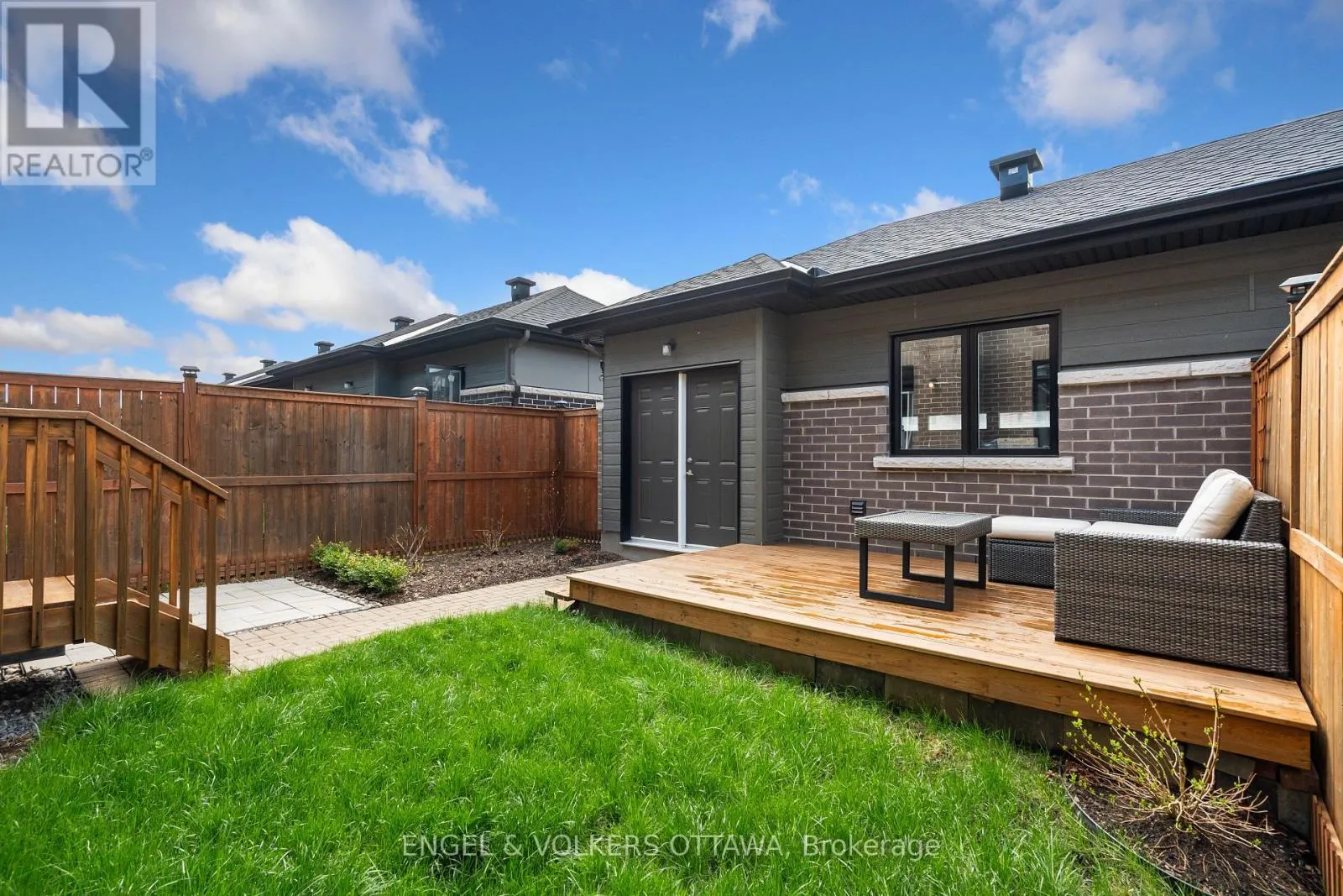 606 MIKINAK ROAD