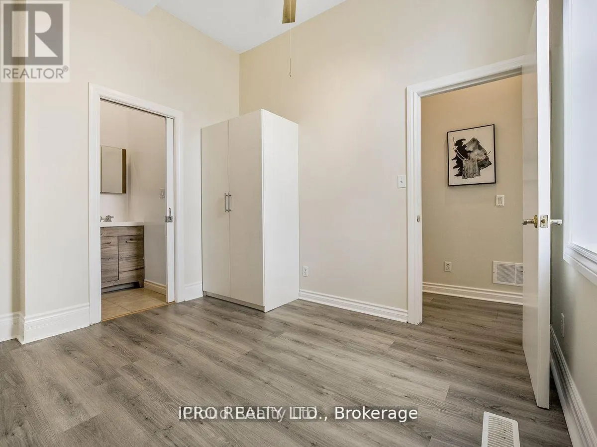 1308 KING STREET E
