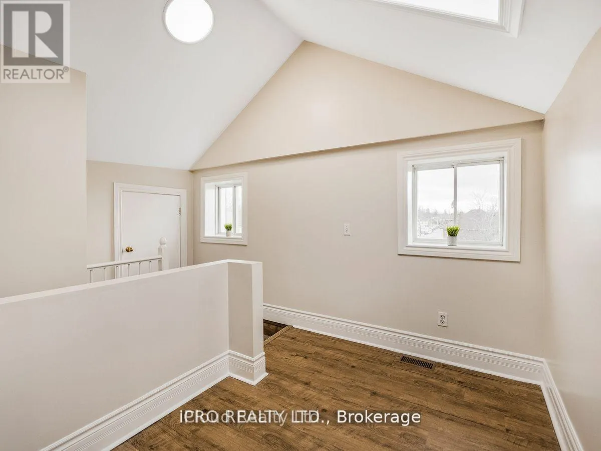 1308 KING STREET E
