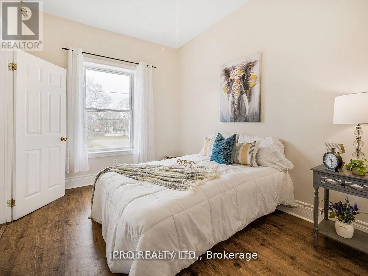 1308 KING STREET E