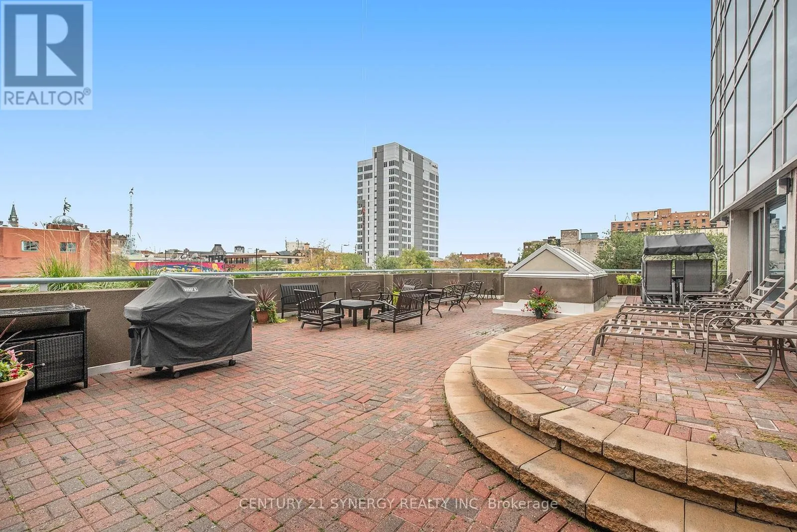 2202 - 160 GEORGE STREET