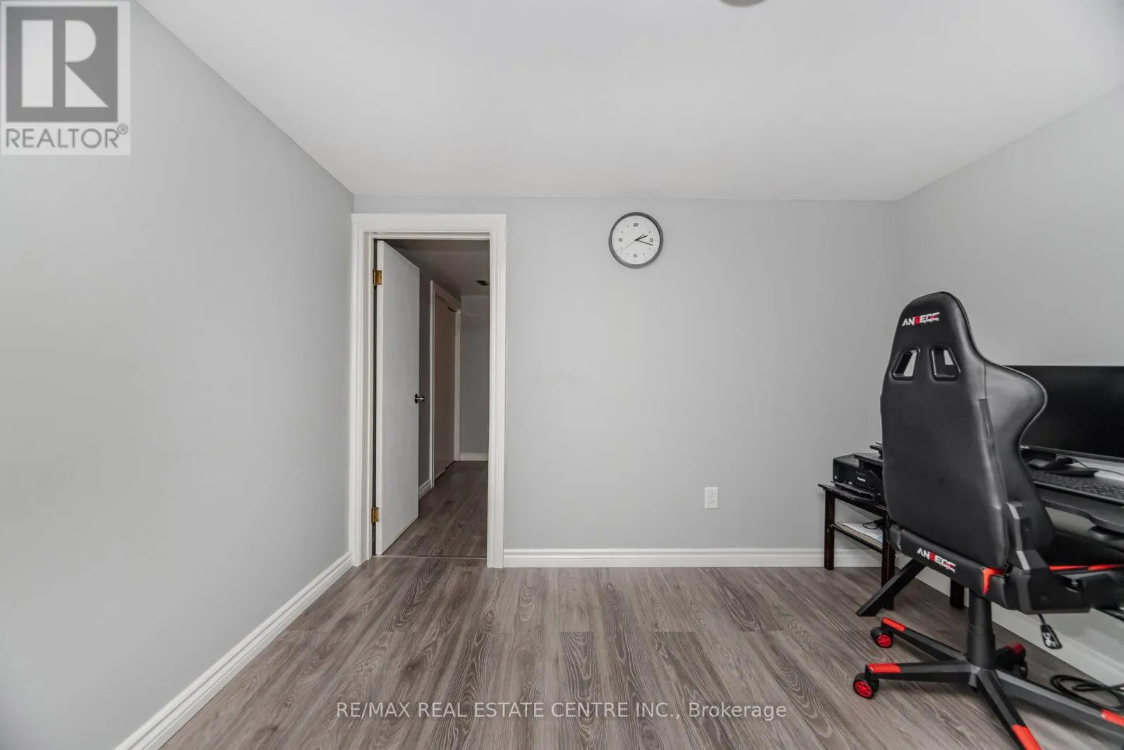 19 SENECA DRIVE