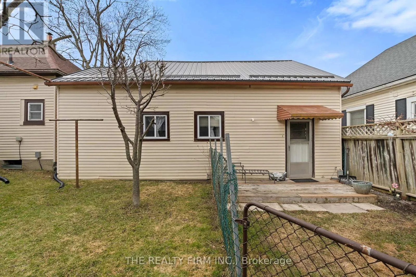 18 FOURTH AVENUE