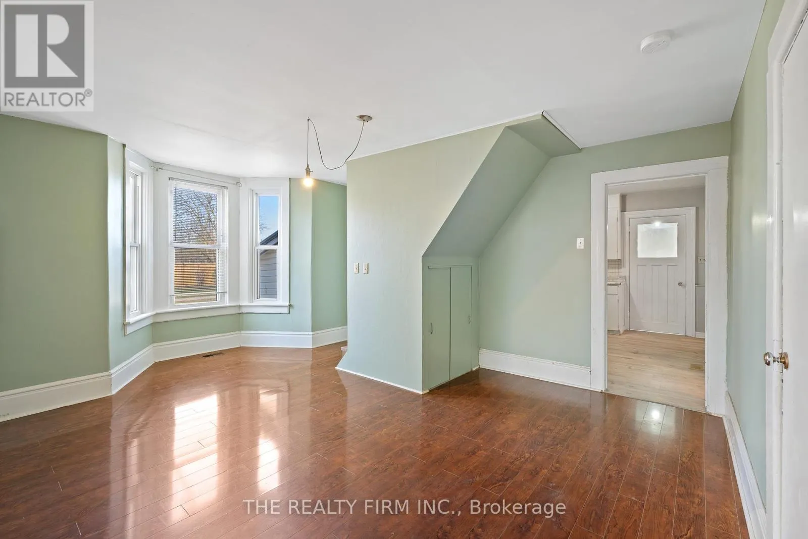18 FOURTH AVENUE