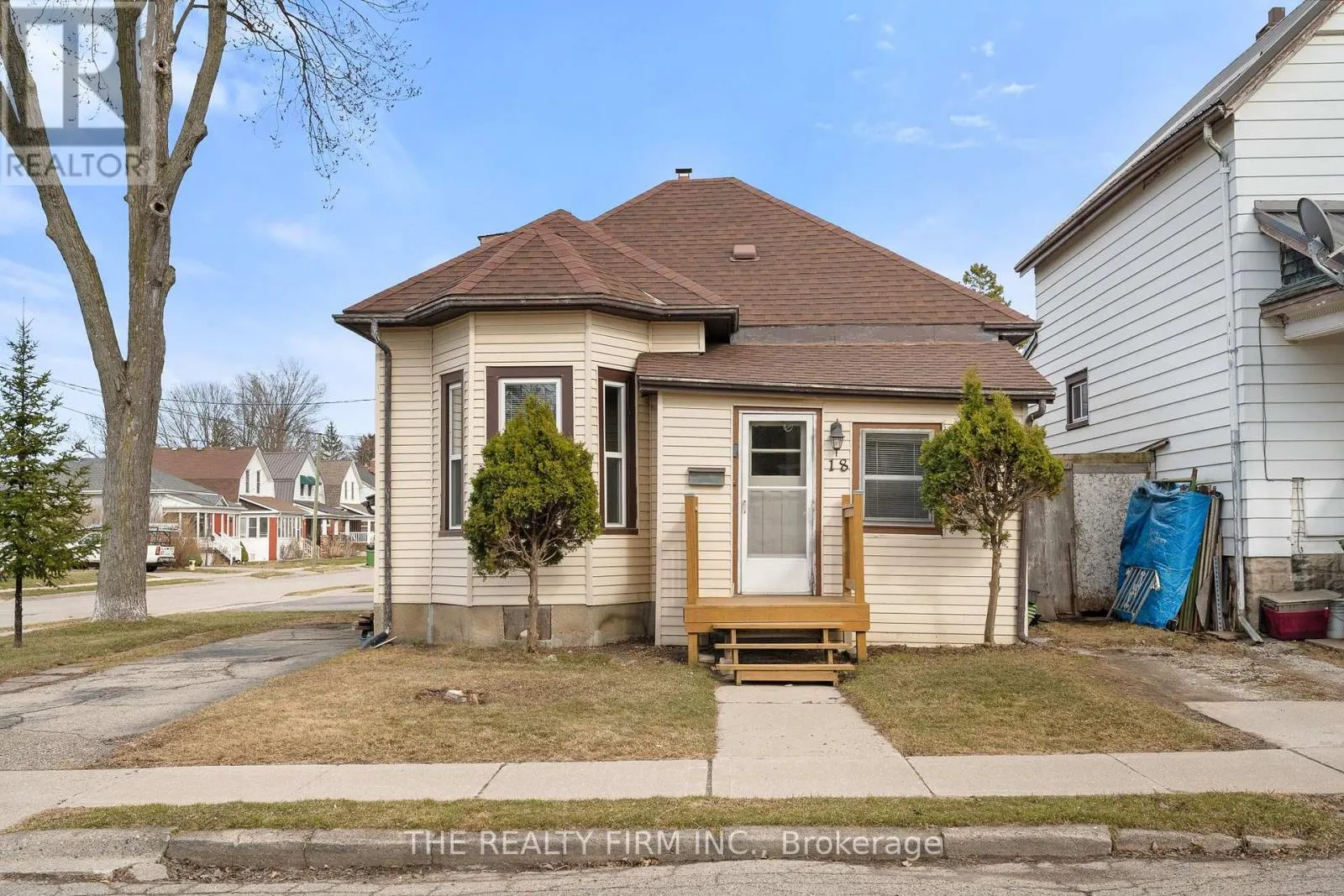 18 FOURTH AVENUE