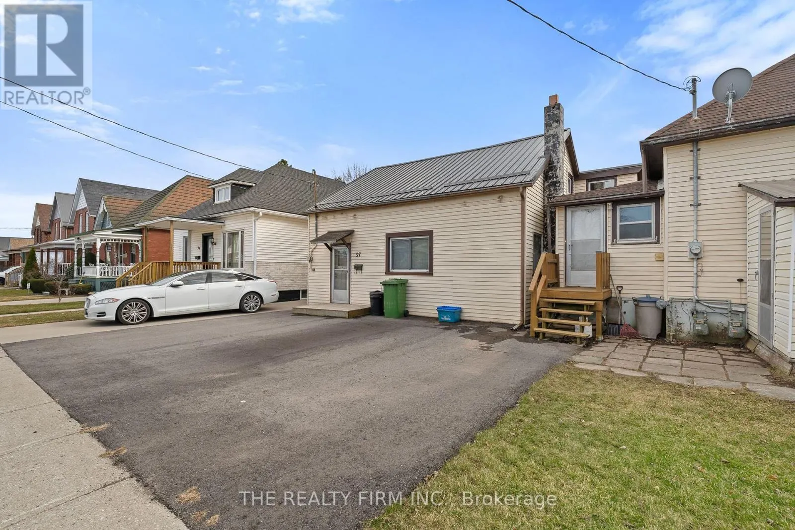 18 FOURTH AVENUE