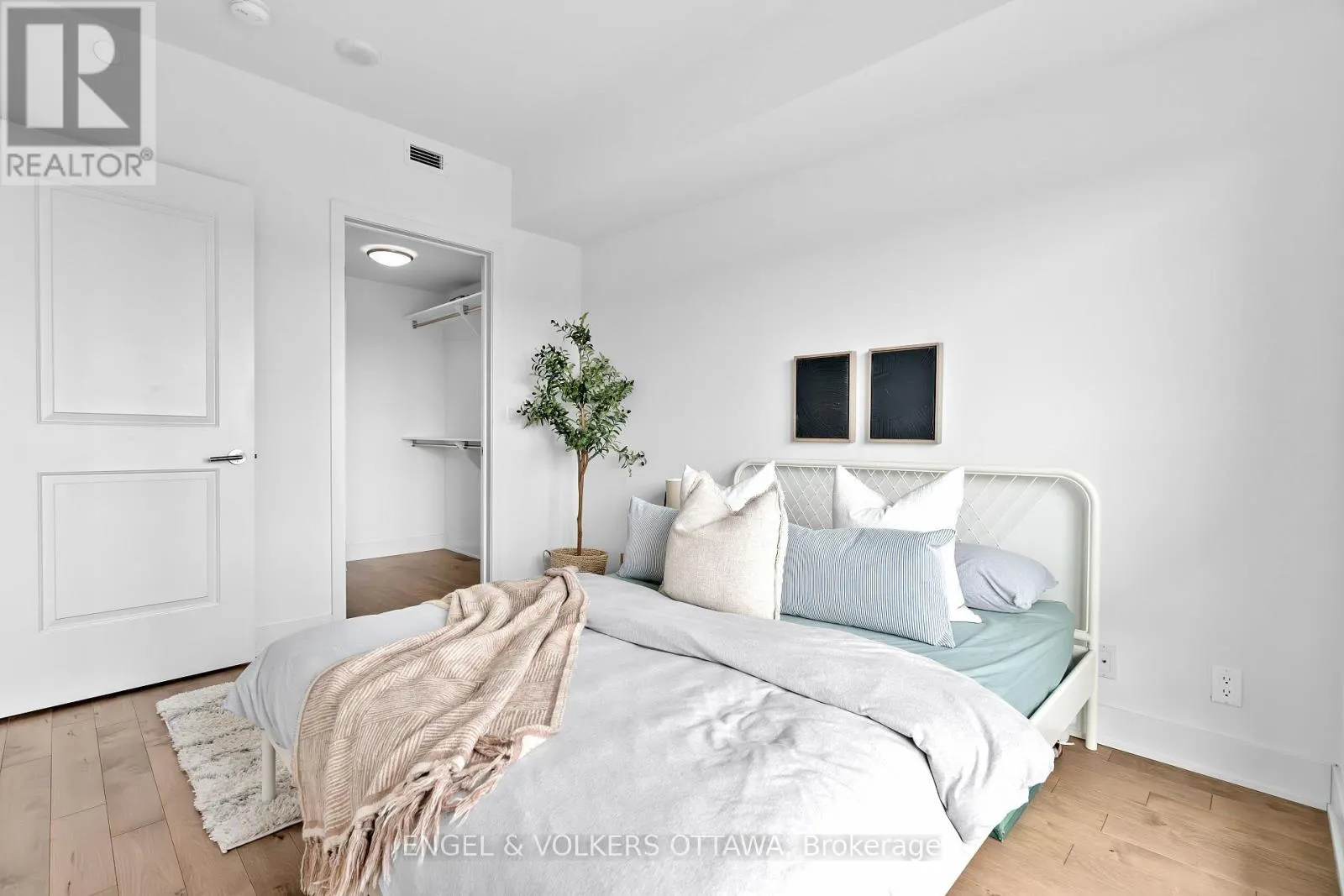 1209 - 485 RICHMOND ROAD