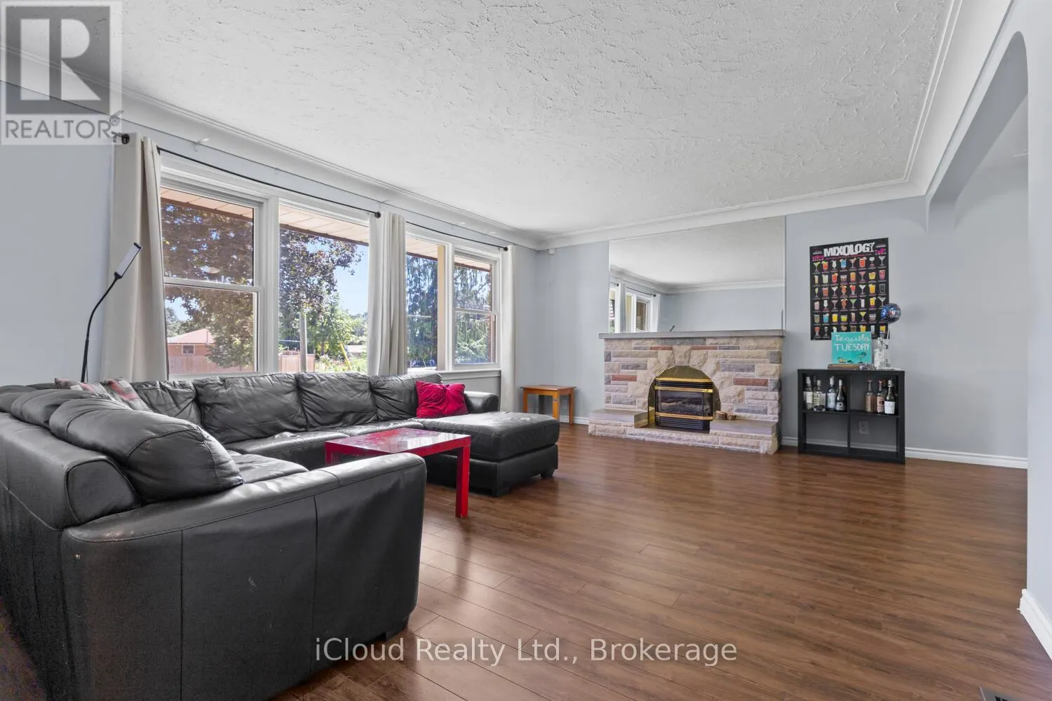 291 NEVILLE DRIVE