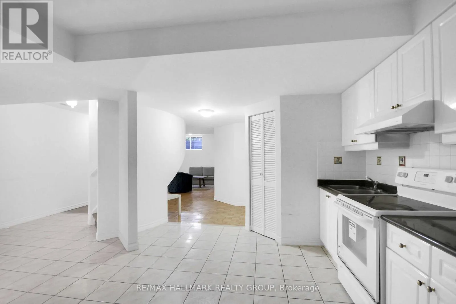 206 ANNAPOLIS CIRCLE