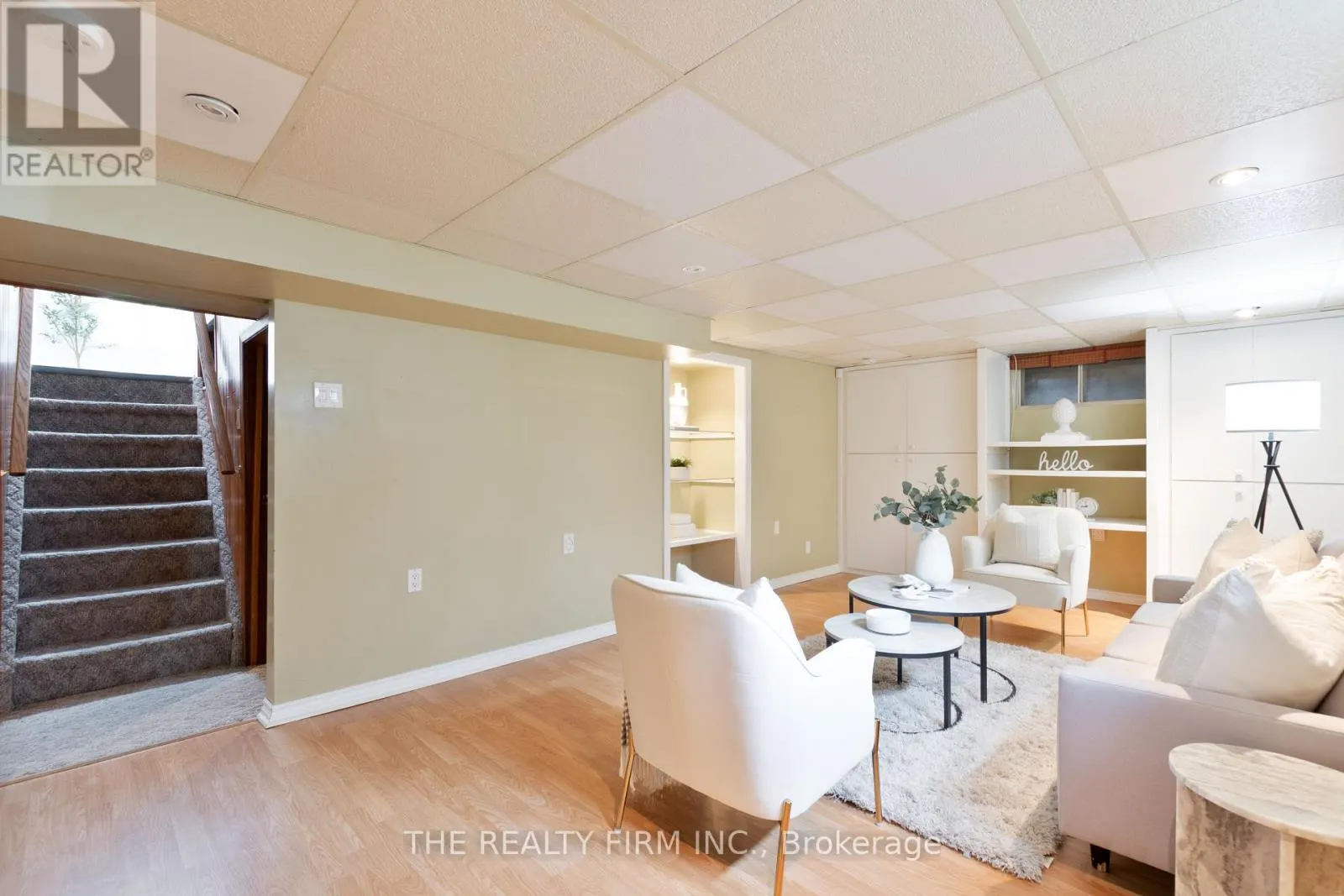 23 TOULON CRESCENT