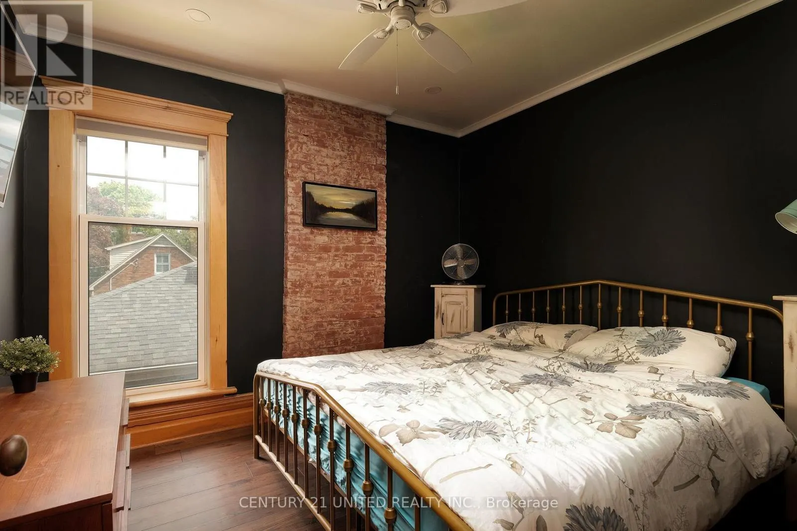 7 ENGLEBURN PLACE