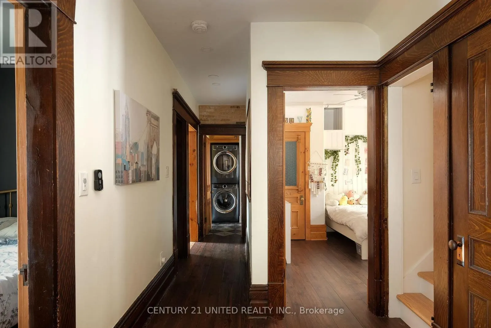 7 ENGLEBURN PLACE