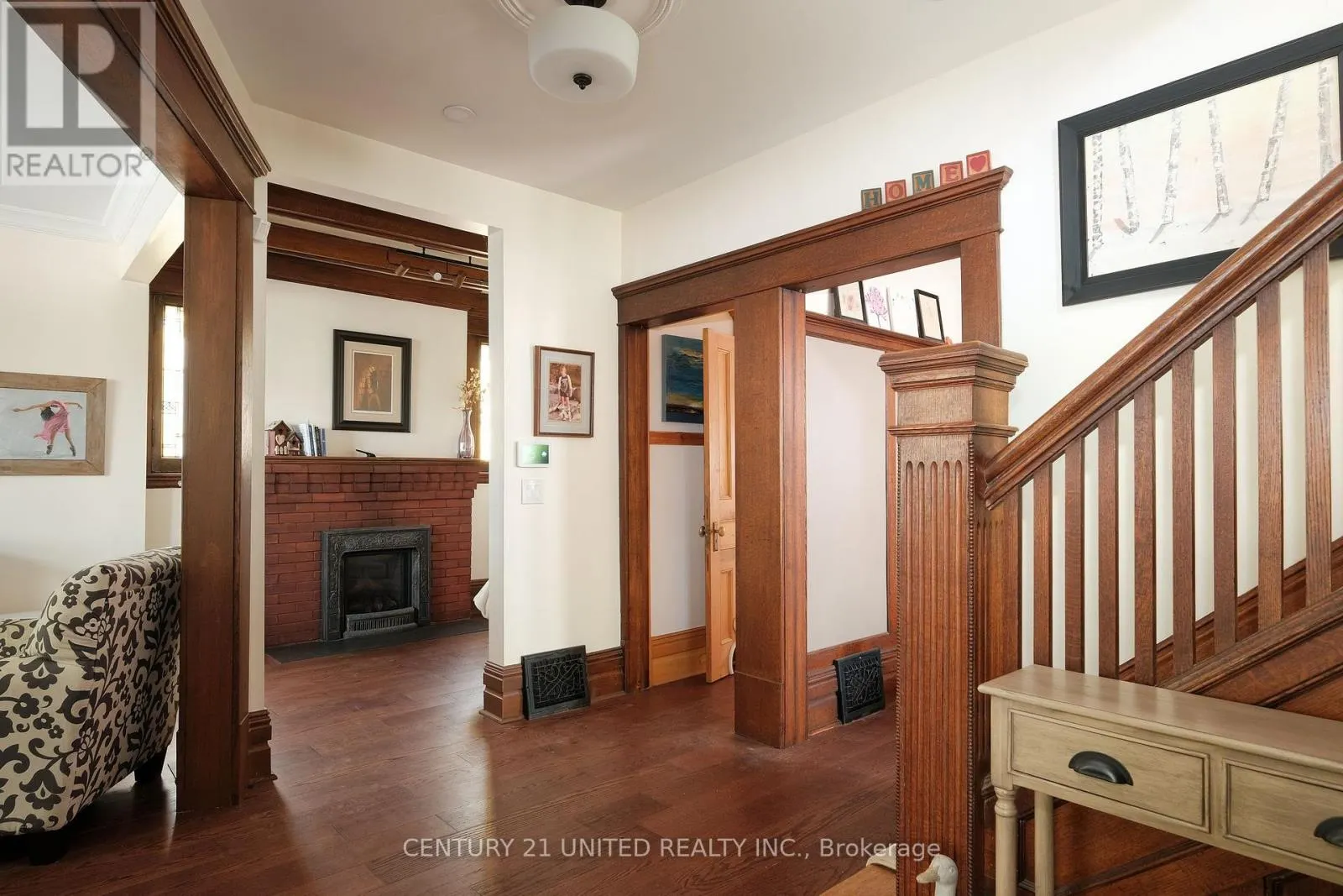 7 ENGLEBURN PLACE