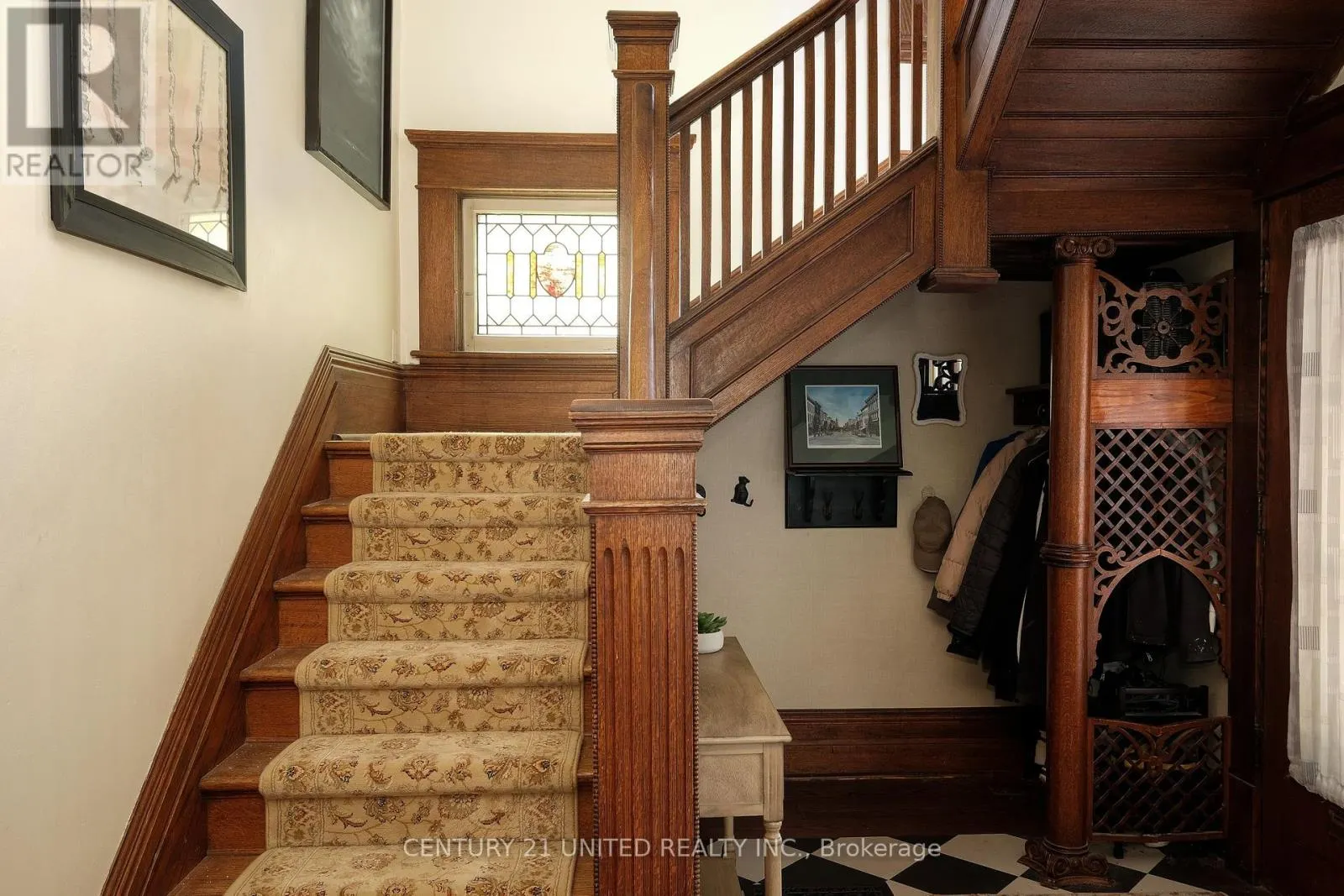 7 ENGLEBURN PLACE