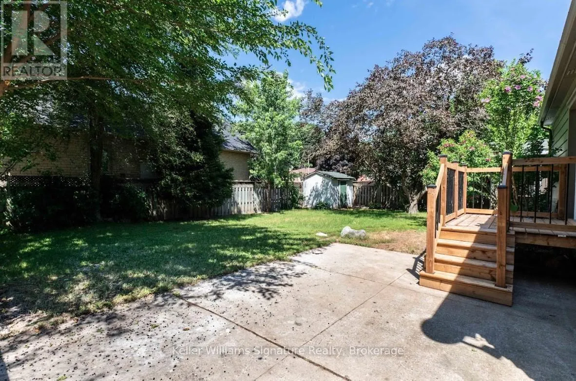 44 GROVE CRESCENT