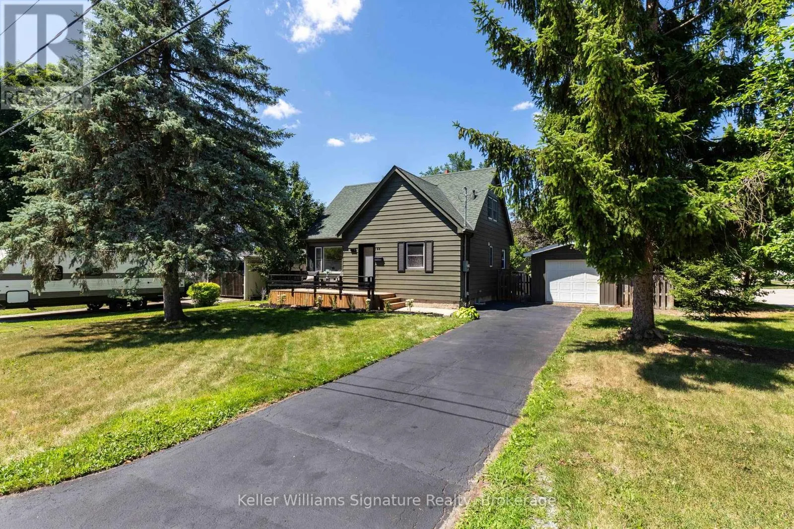 44 GROVE CRESCENT