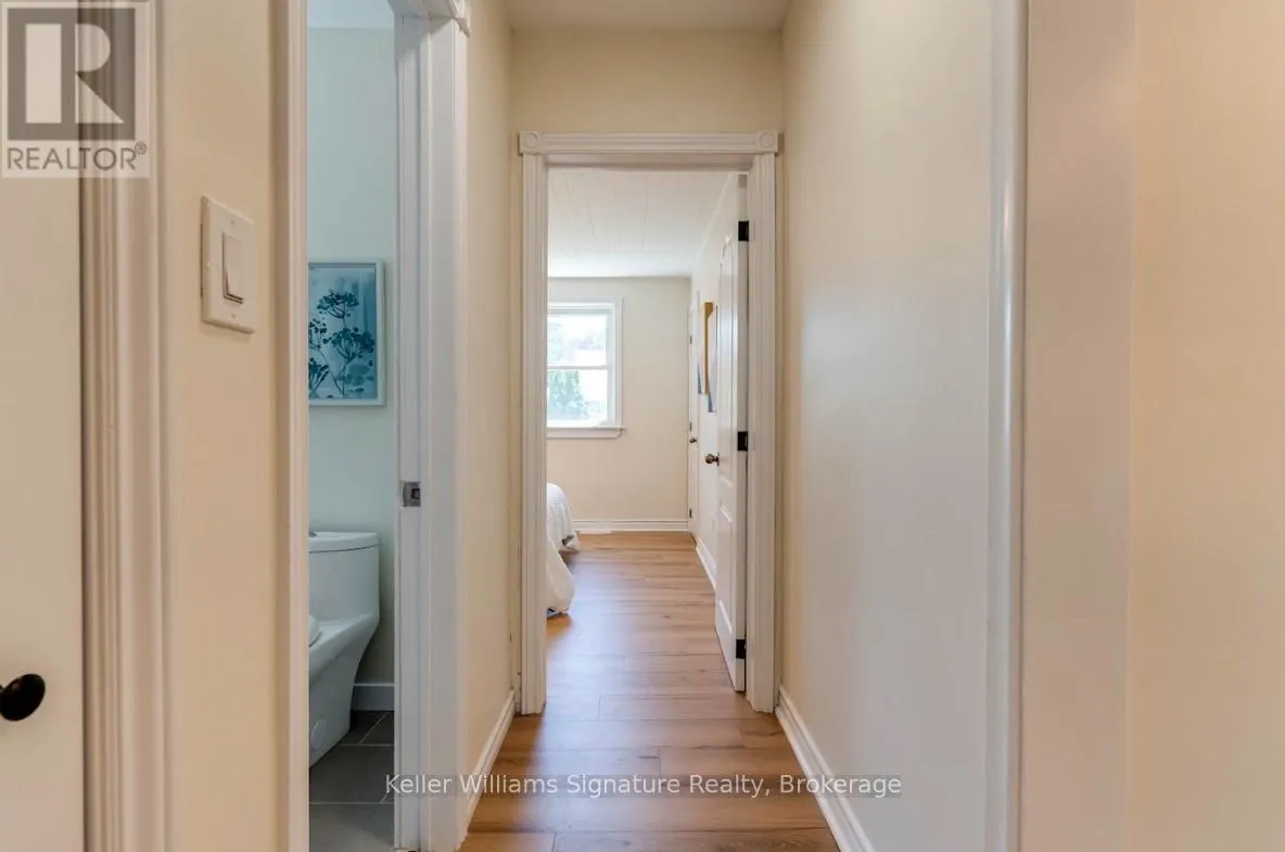 44 GROVE CRESCENT