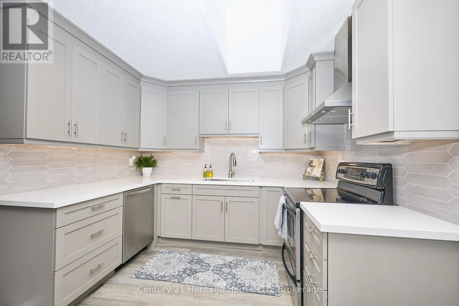15 MALKIN AVENUE