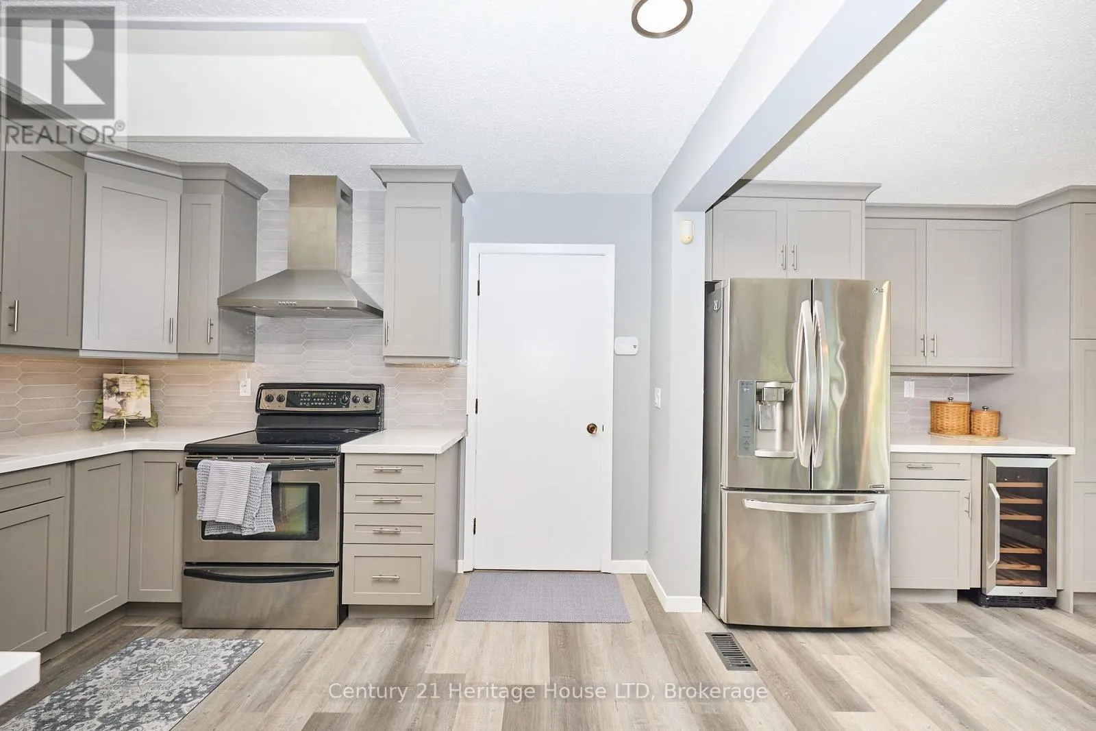 15 MALKIN AVENUE
