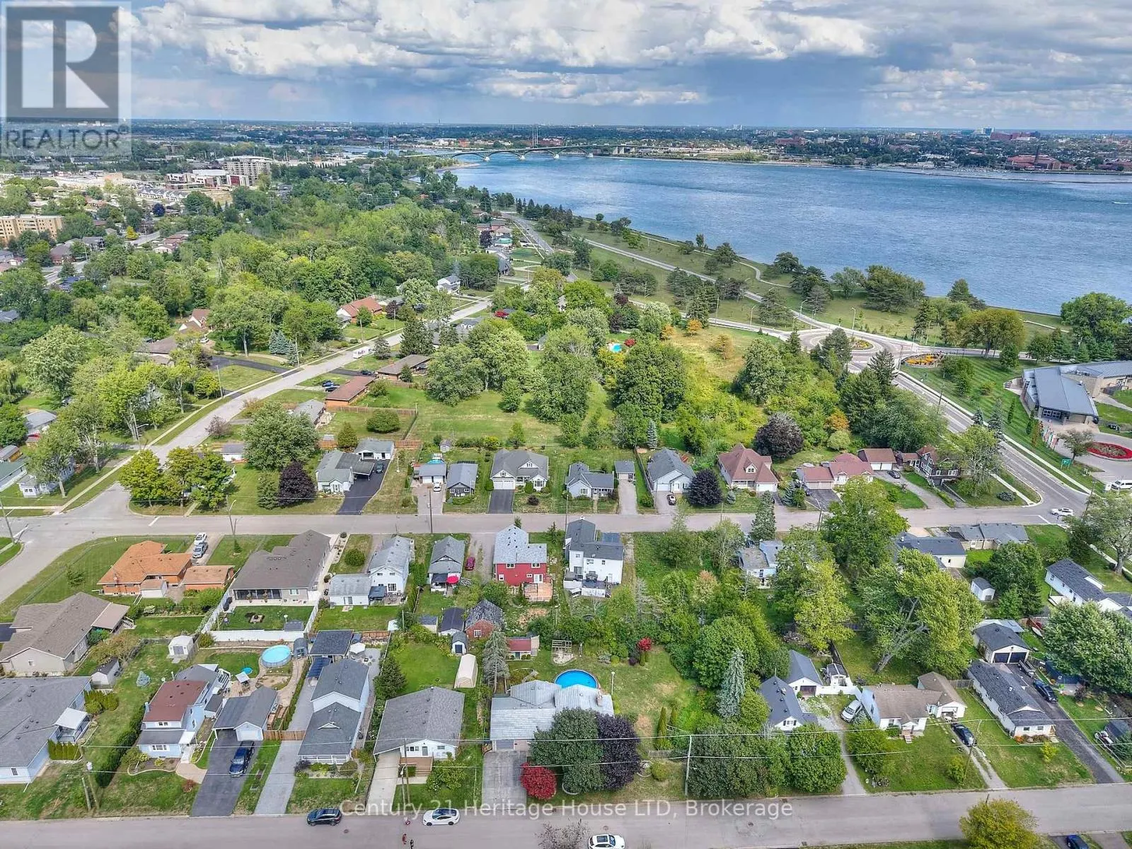 15 MALKIN AVENUE