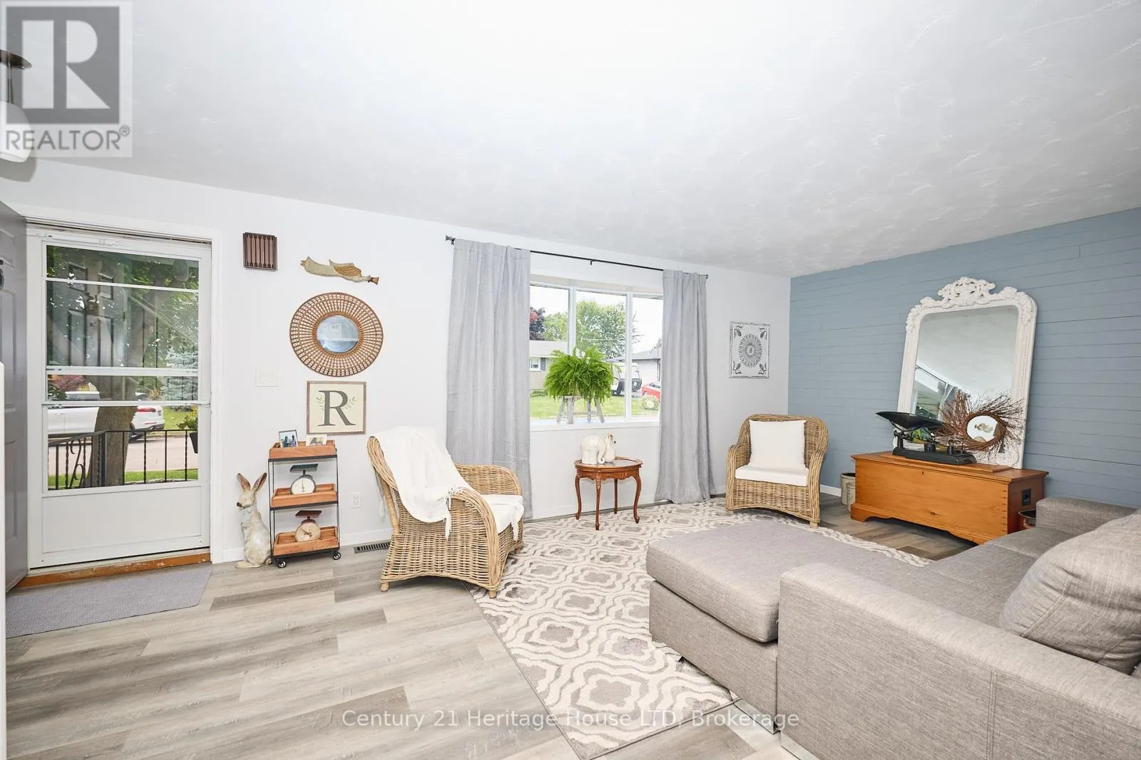 15 MALKIN AVENUE