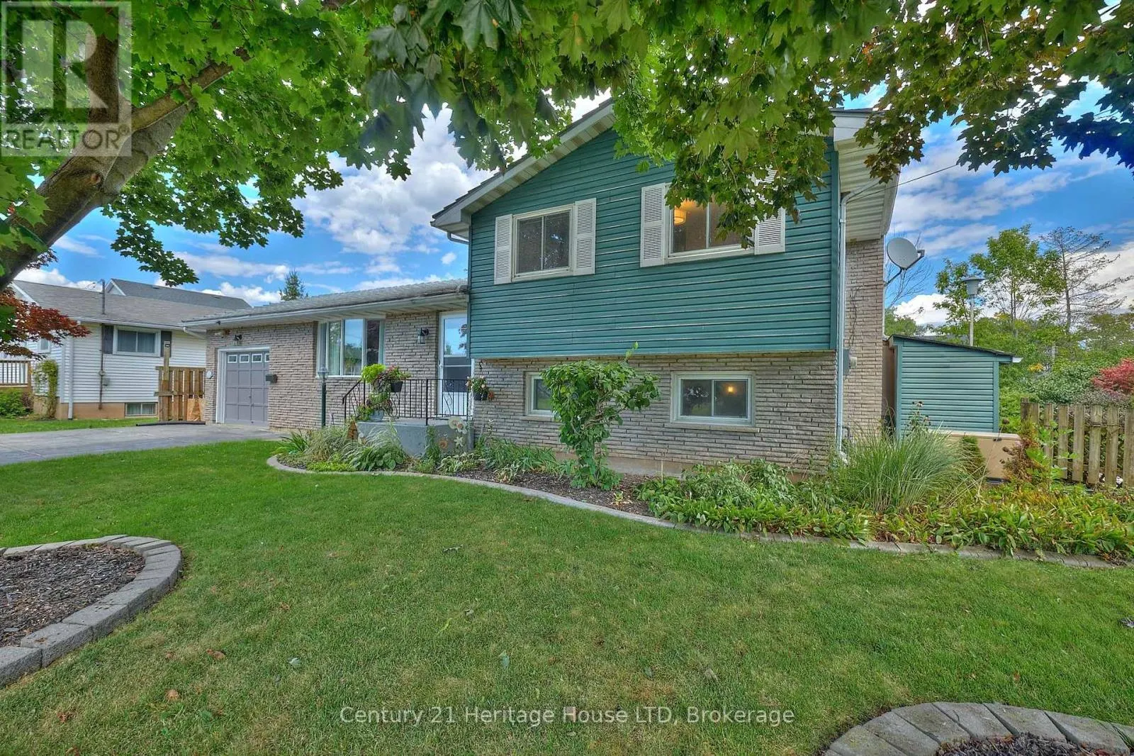 15 MALKIN AVENUE