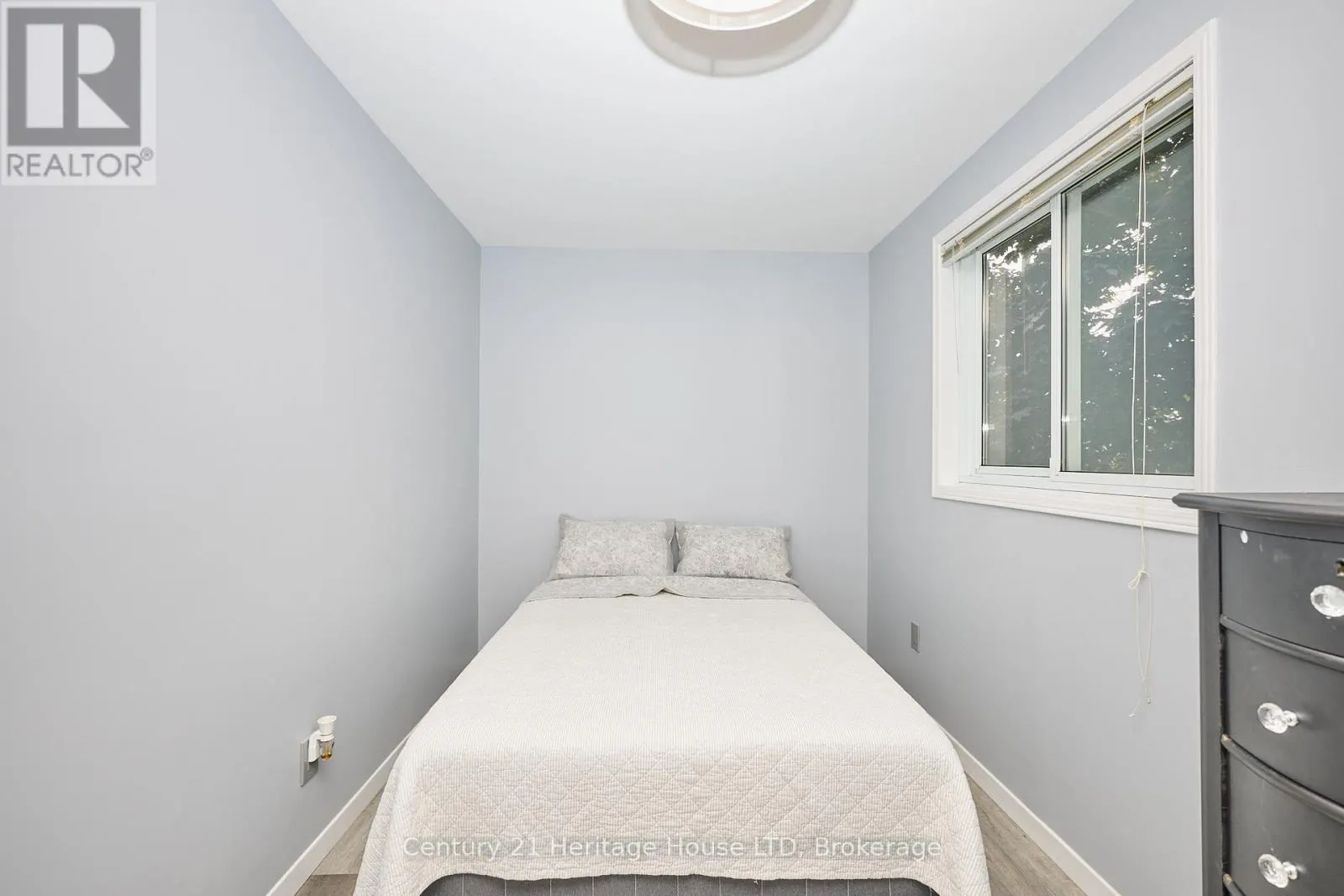15 MALKIN AVENUE