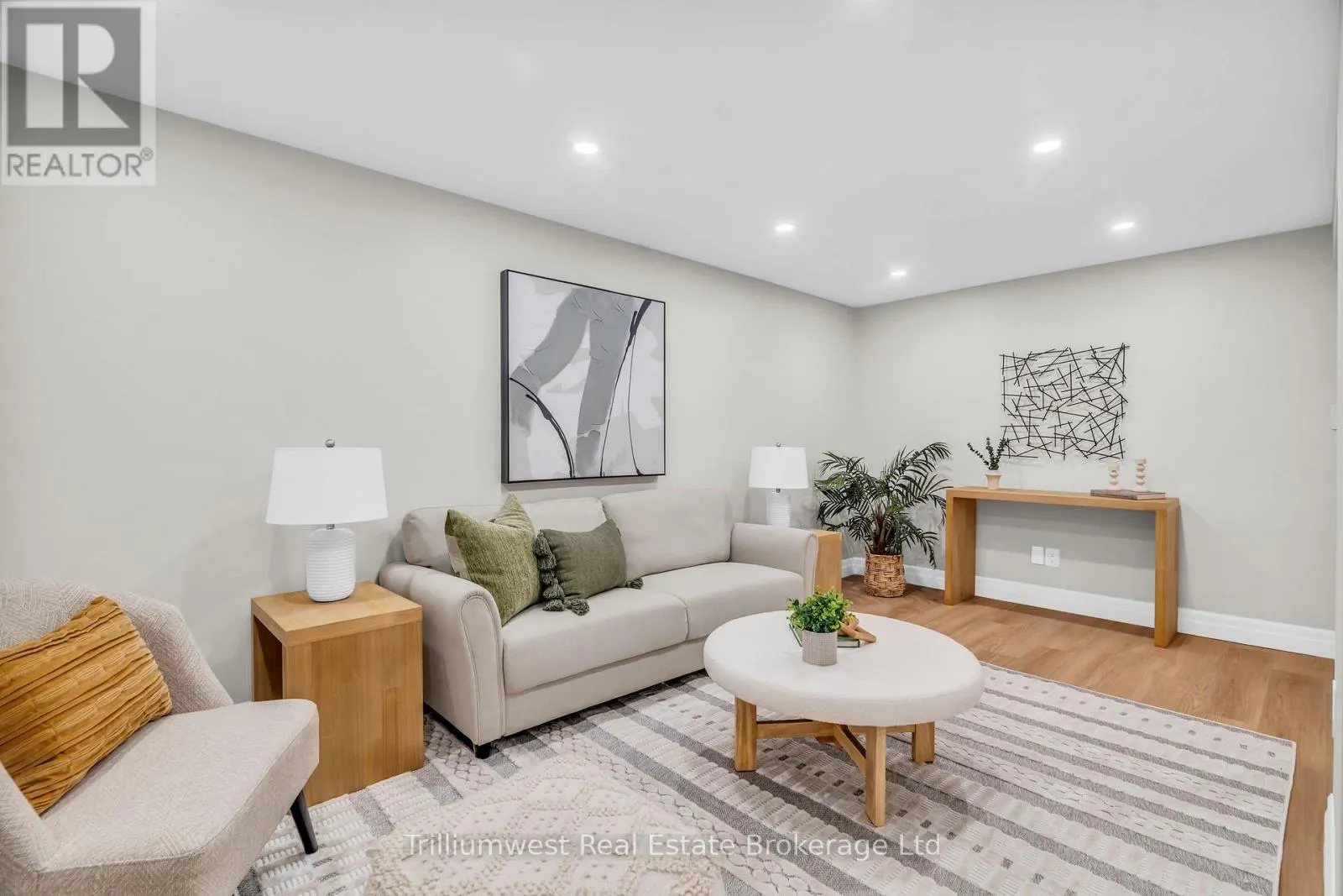 8 CHADWICK AVENUE