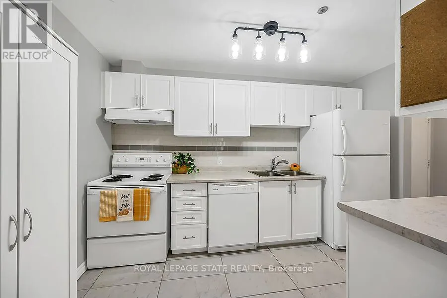 204 - 6 NIAGARA STREET