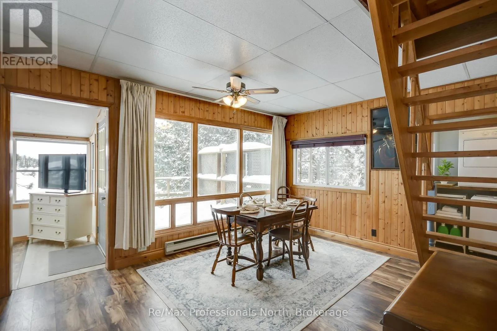 1055 EVANSWOOD DRIVE