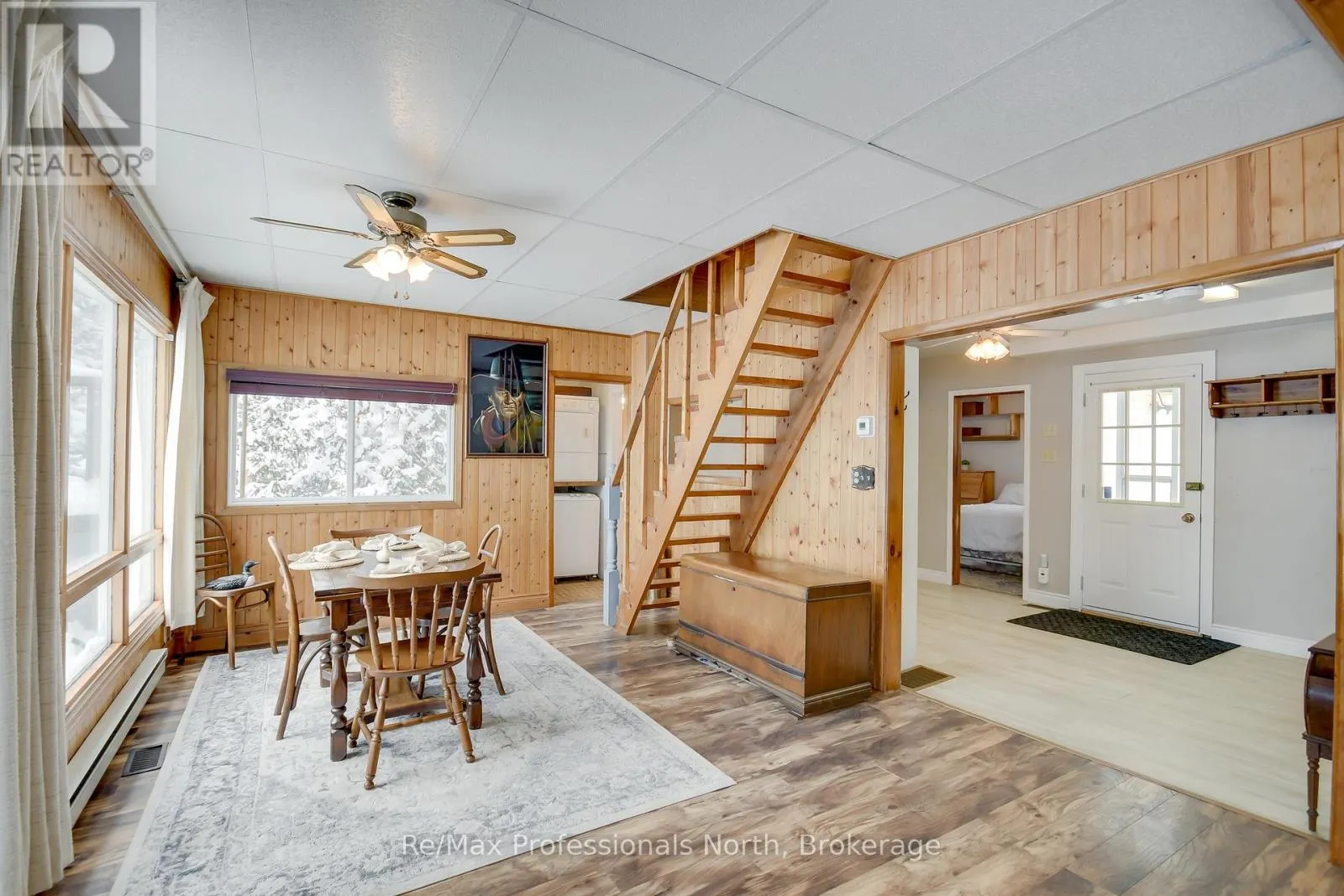 1055 EVANSWOOD DRIVE