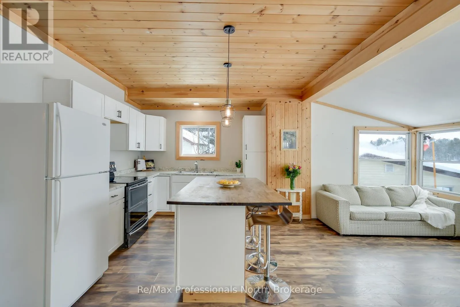 1055 EVANSWOOD DRIVE