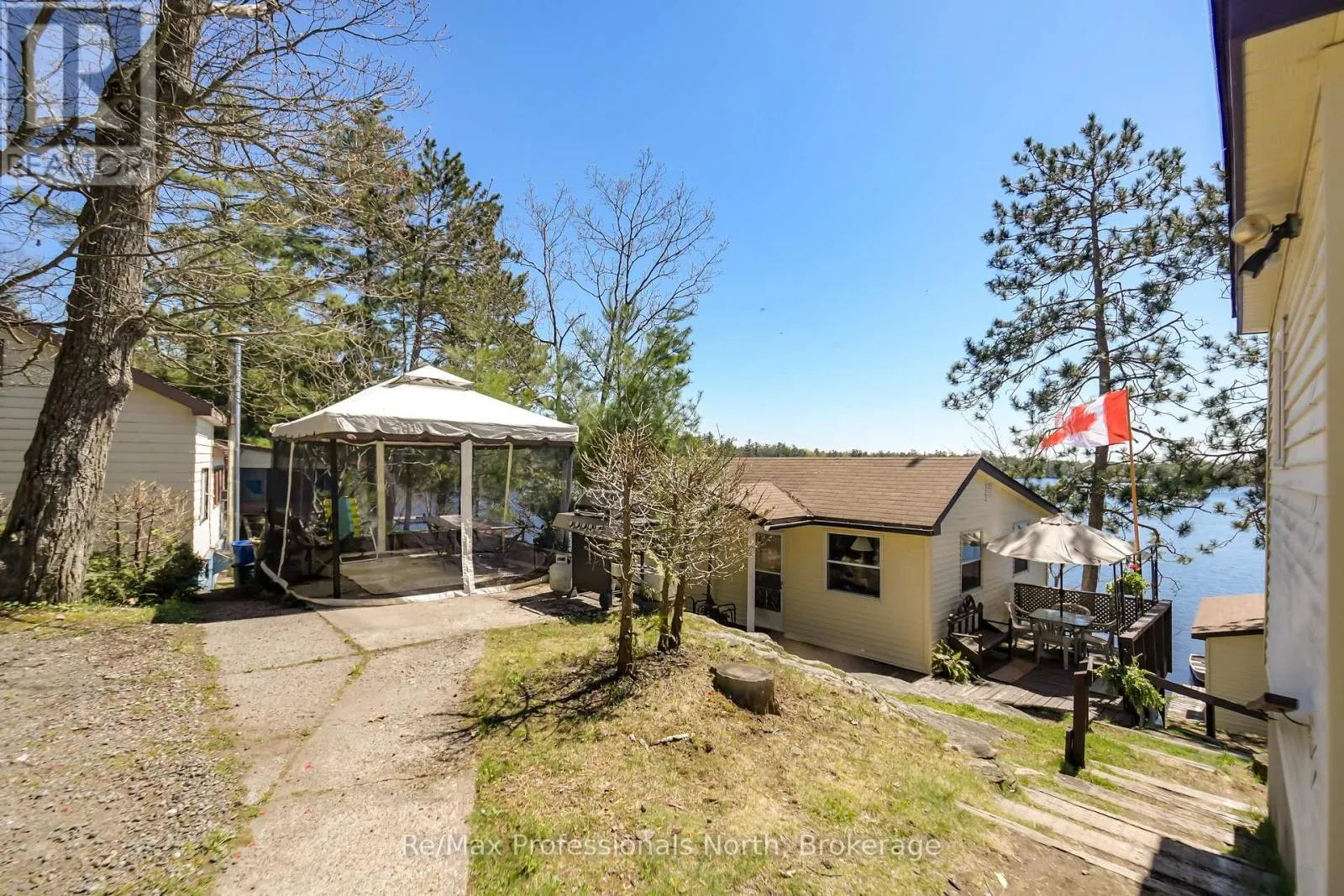 1055 EVANSWOOD DRIVE