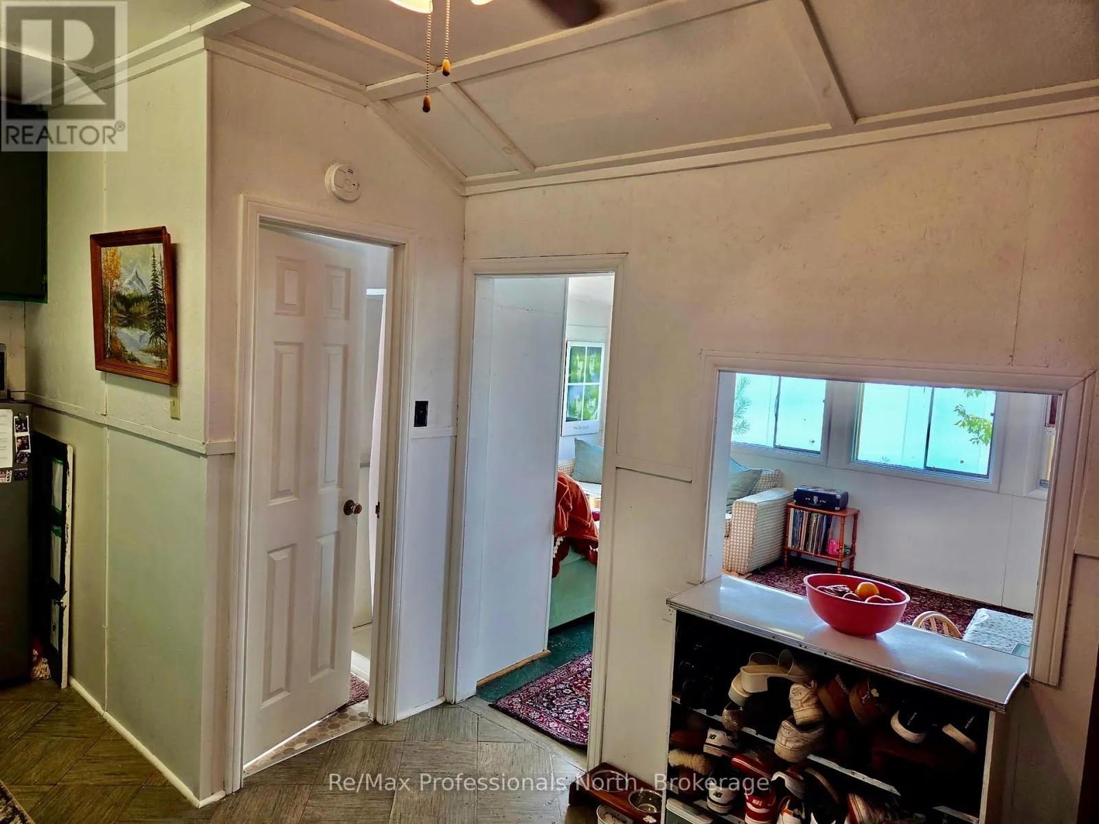 1055 EVANSWOOD DRIVE