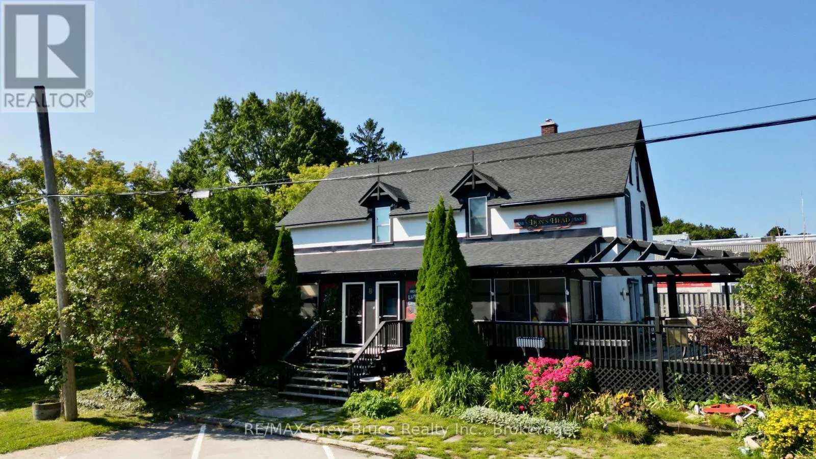 8 HELEN STREET