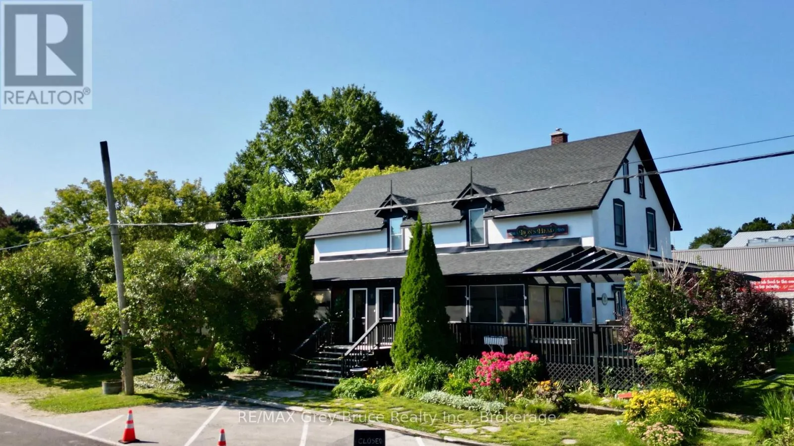 8 HELEN STREET