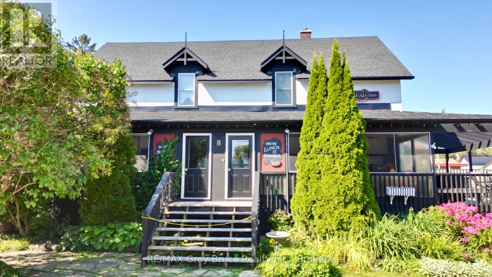 8 HELEN STREET