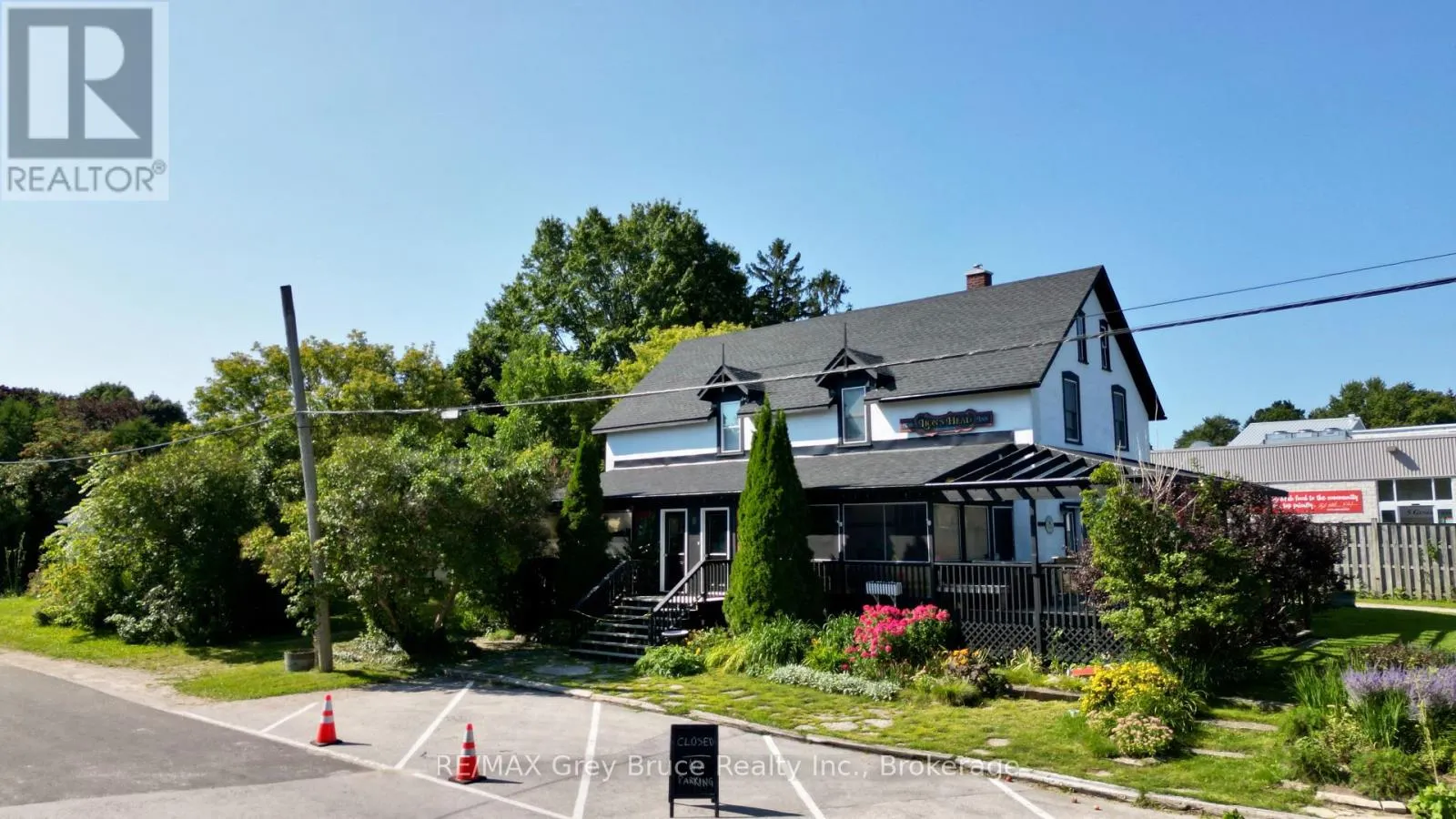 8 HELEN STREET
