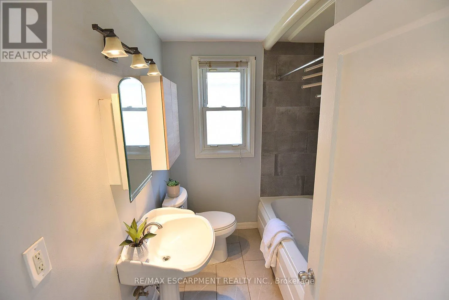 82 EAST 38TH STREET