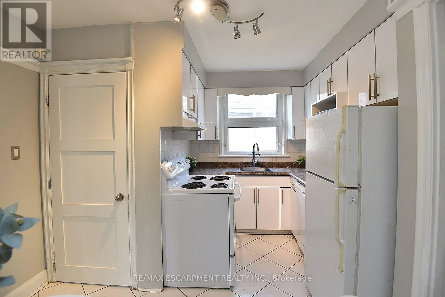 82 EAST 38TH STREET