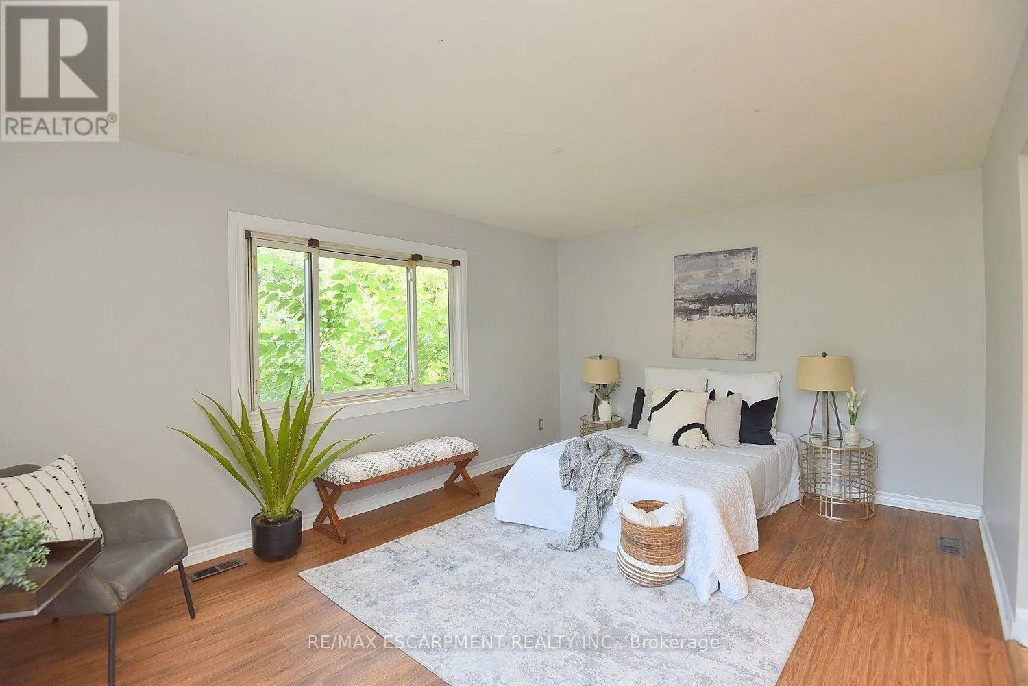 82 EAST 38TH STREET