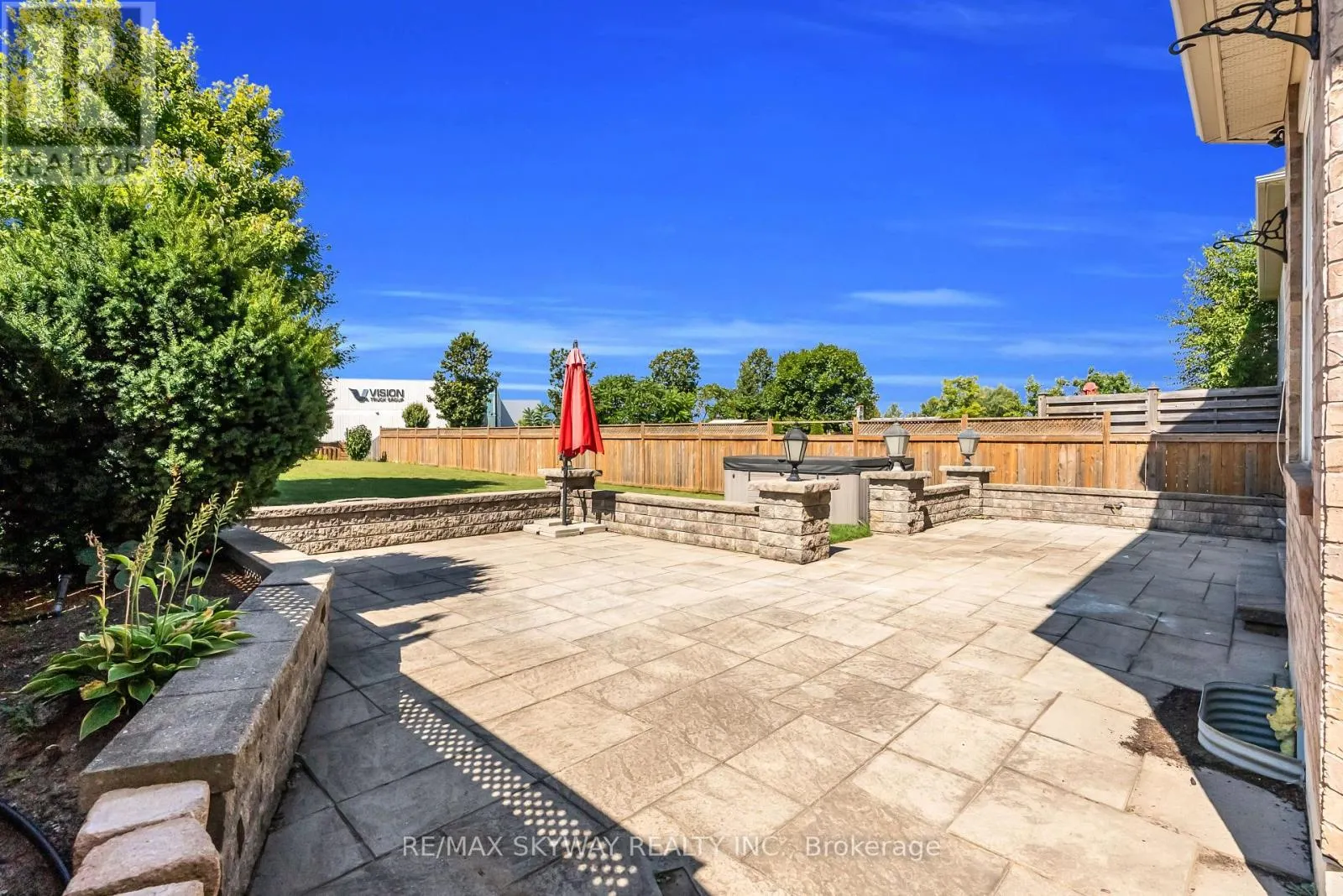 7 JENNER COURT