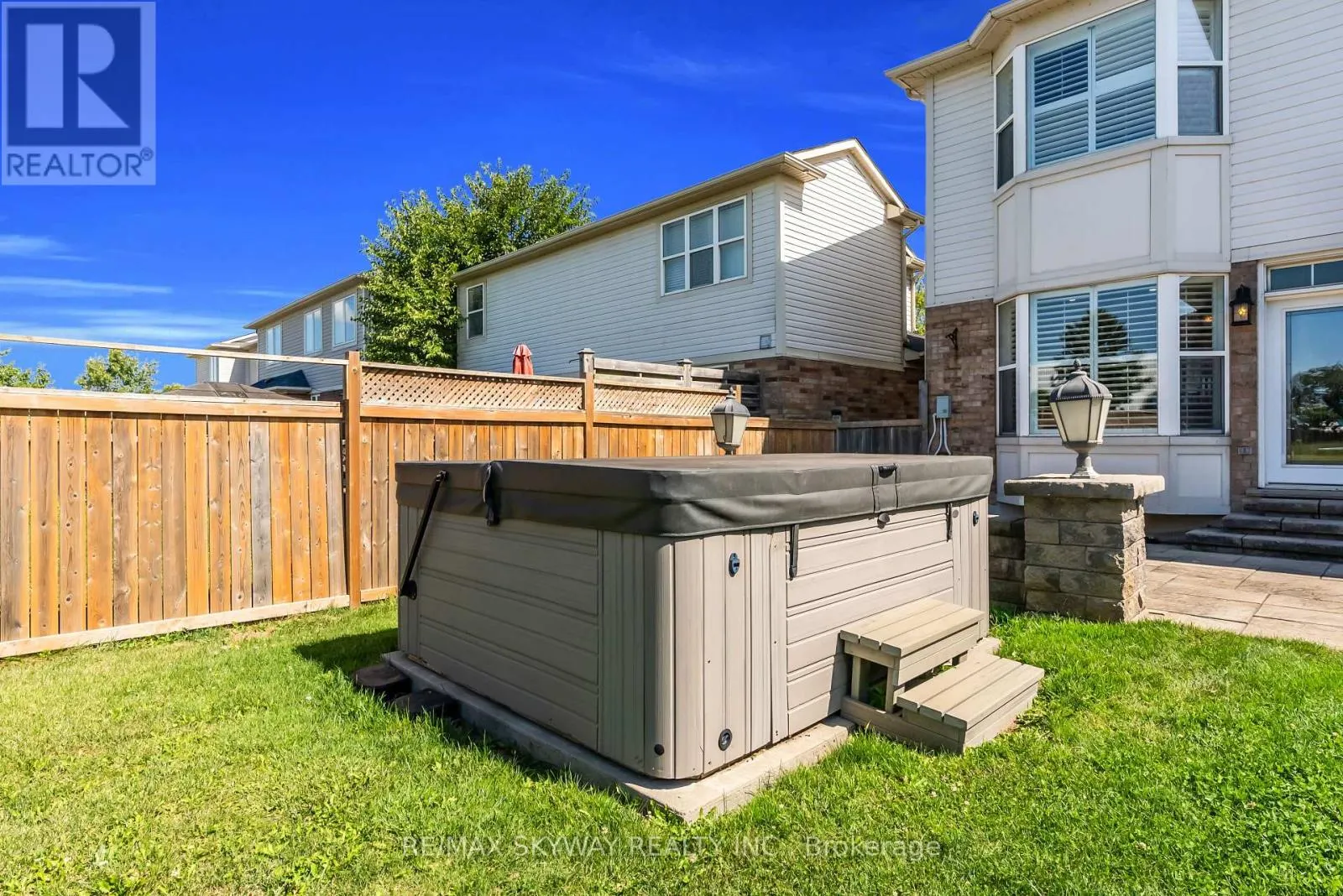 7 JENNER COURT