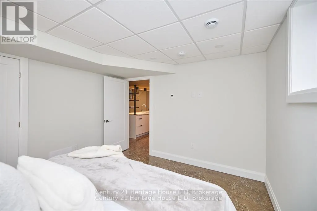 594 SENECA DRIVE
